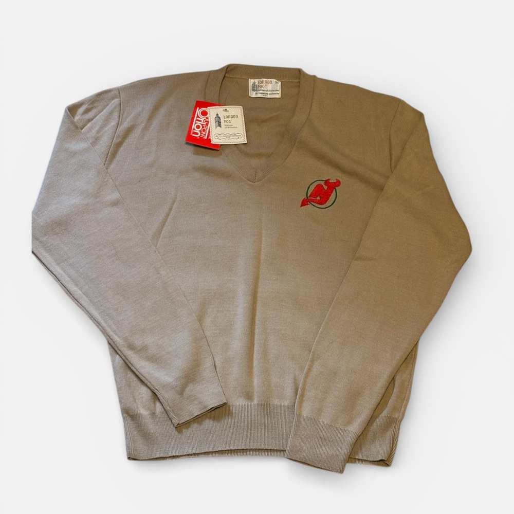 London Fog V-Neck Vintage tan Sweater with New Jersey Devils Logo Size XL NWT